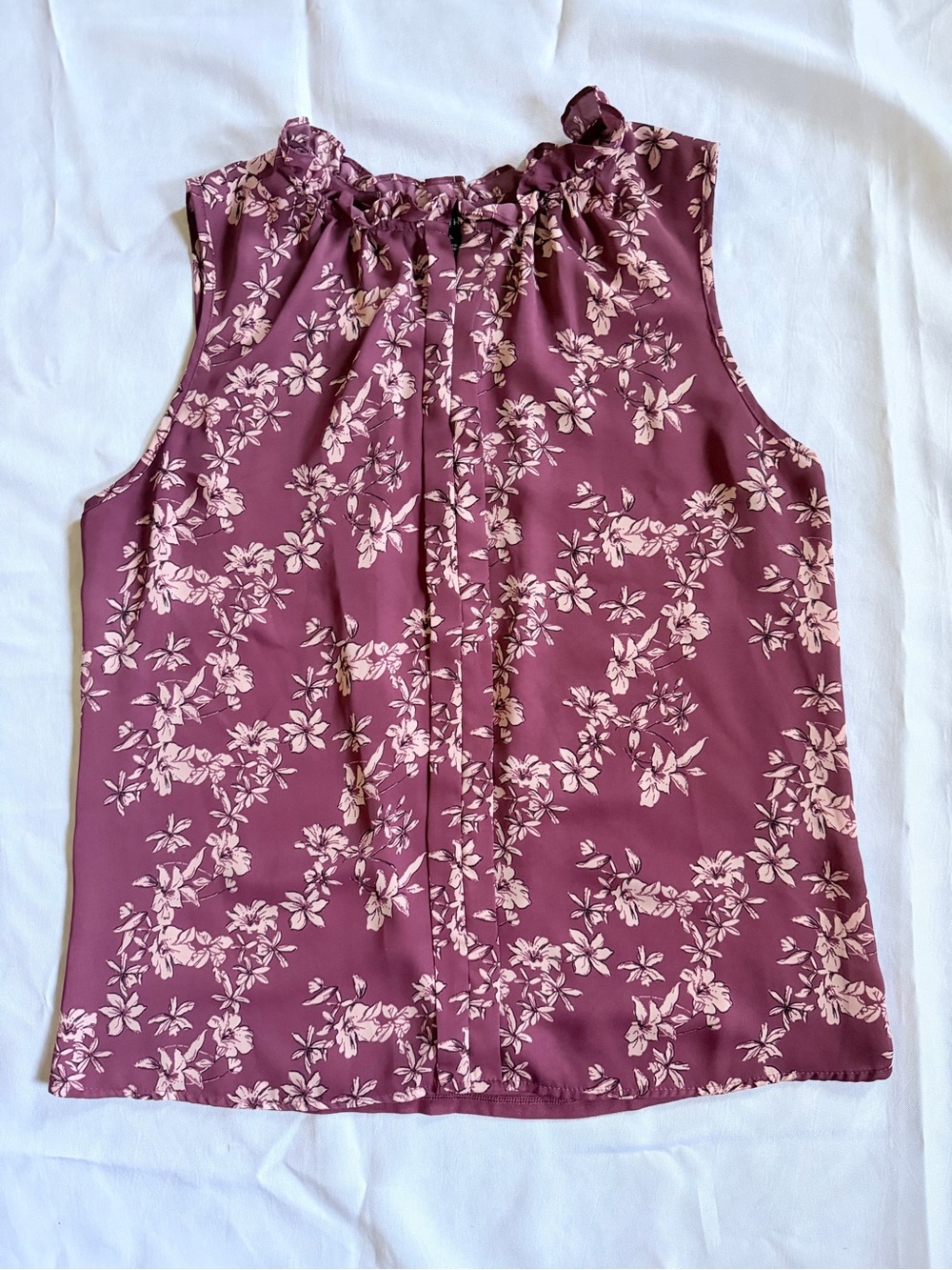 41 Hawthorn Sleeveless Floral Ruffle V-Neck Tank Top Size Large in Mauve Burgund